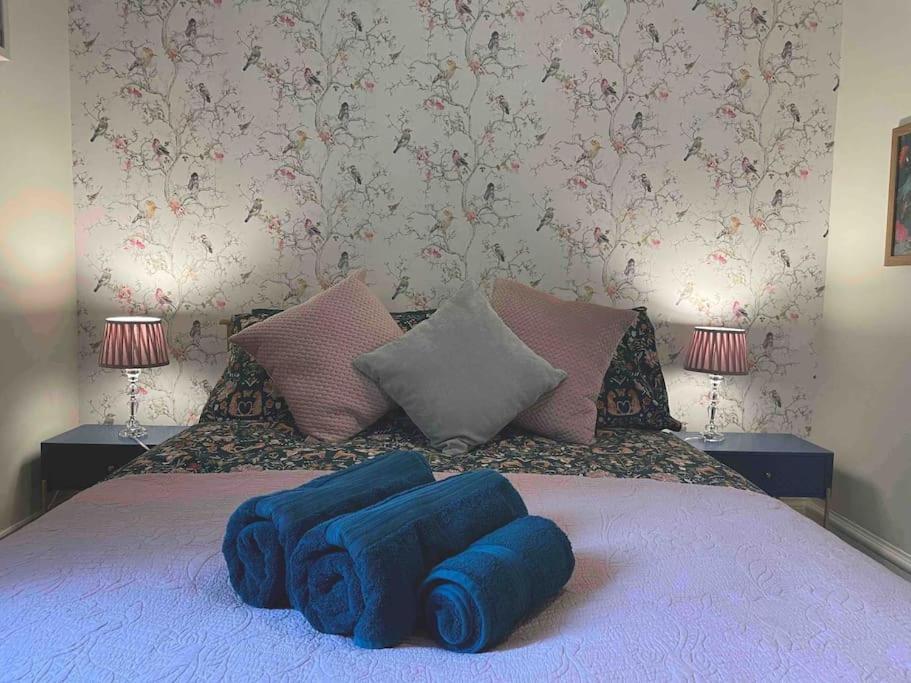 شقة West London Stunning Garden Flat - Period Features المظهر الخارجي الصورة